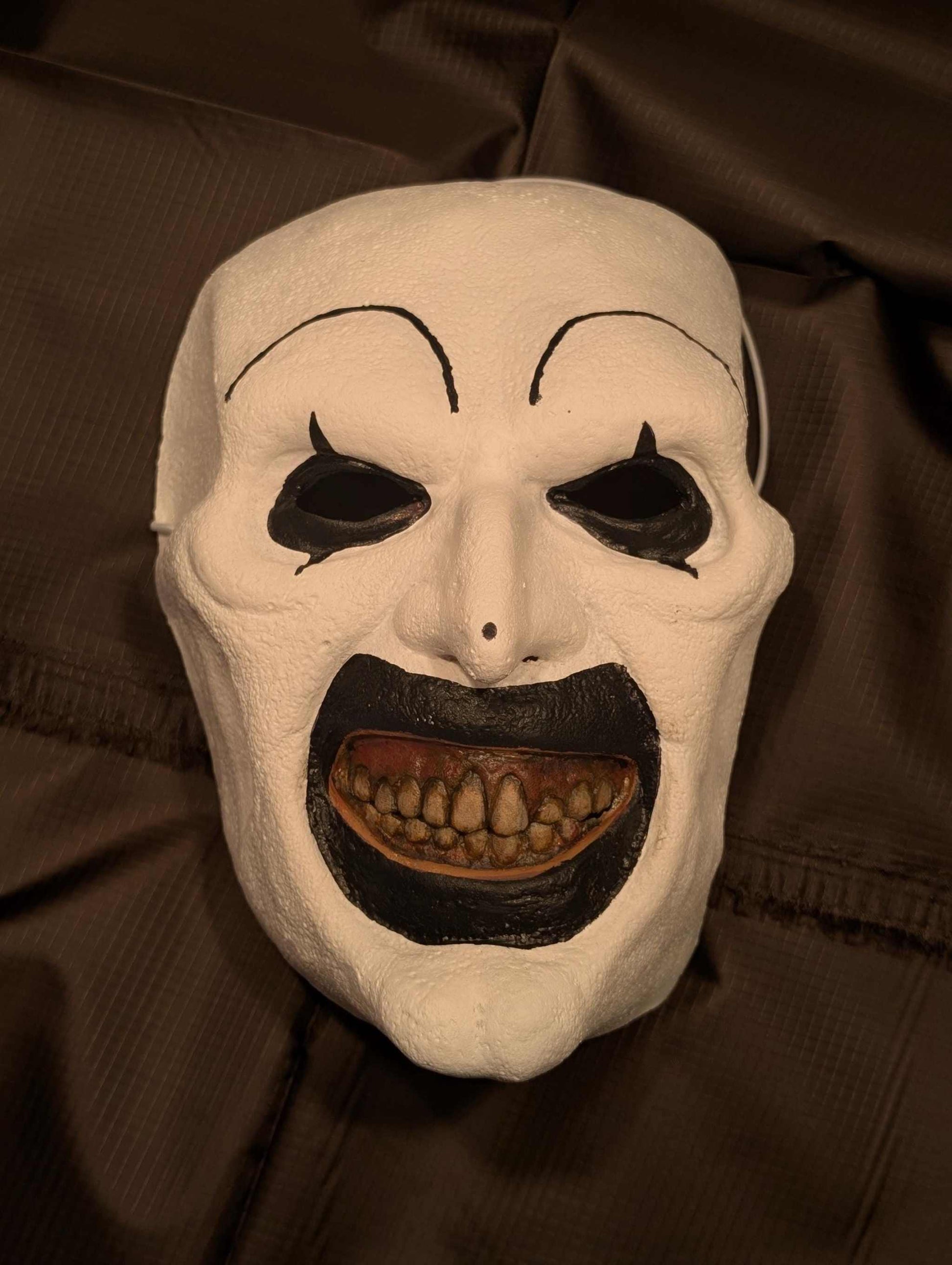 Arthur latex mask